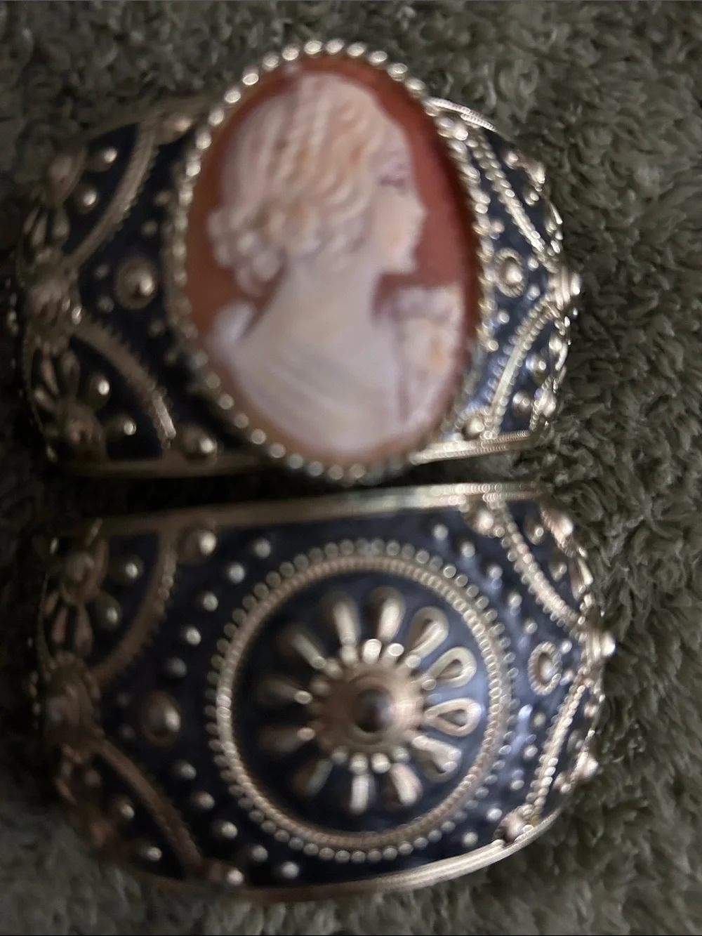 N/A elegant silver